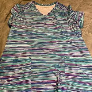 Women’s used scrub top med